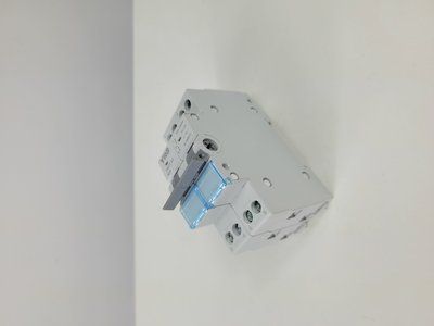 Перемикач трипозиційний  YRO YMTS-63 Manual Changeover Switch 2P 40A
