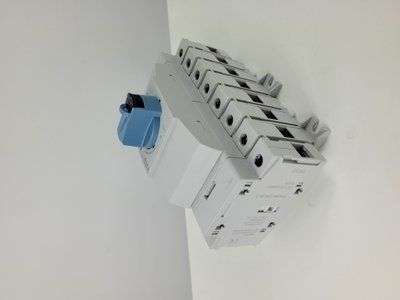 Перемикач трипозиційний YRO YRAS80-DB63R-3 AC Isolator Switch 4P 63A